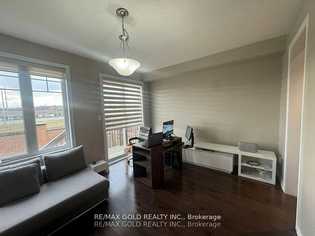 Photo 9 of 244 Sky Harbour Drive, Brampton, Bram West — HOMEH