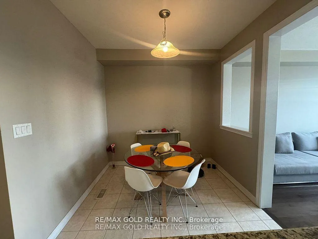 Photo 12 of 244 Sky Harbour Drive, Brampton, Bram West — HOMEH