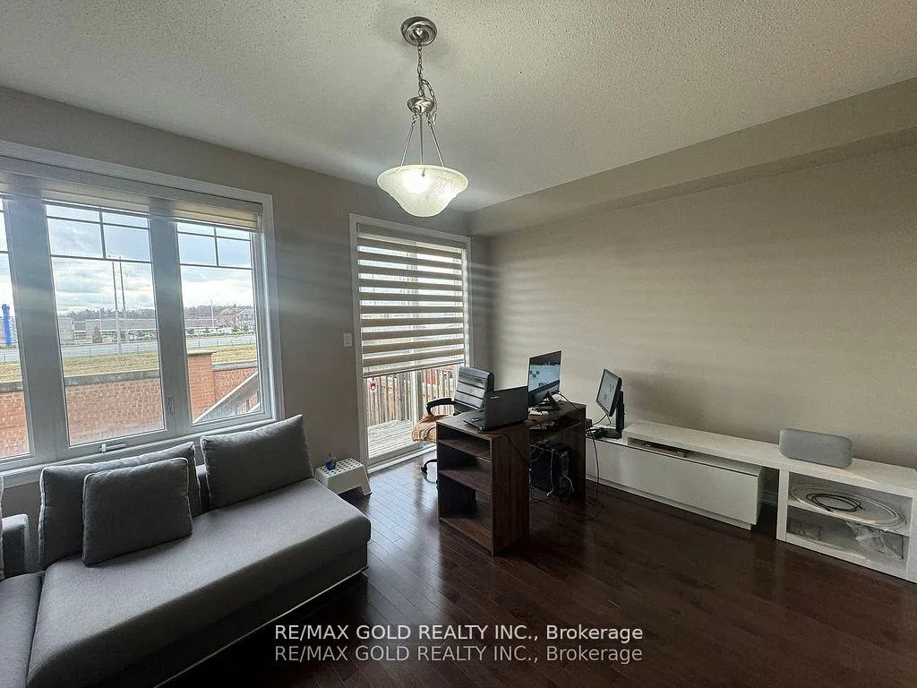 Photo 13 of 244 Sky Harbour Drive, Brampton, Bram West — HOMEH