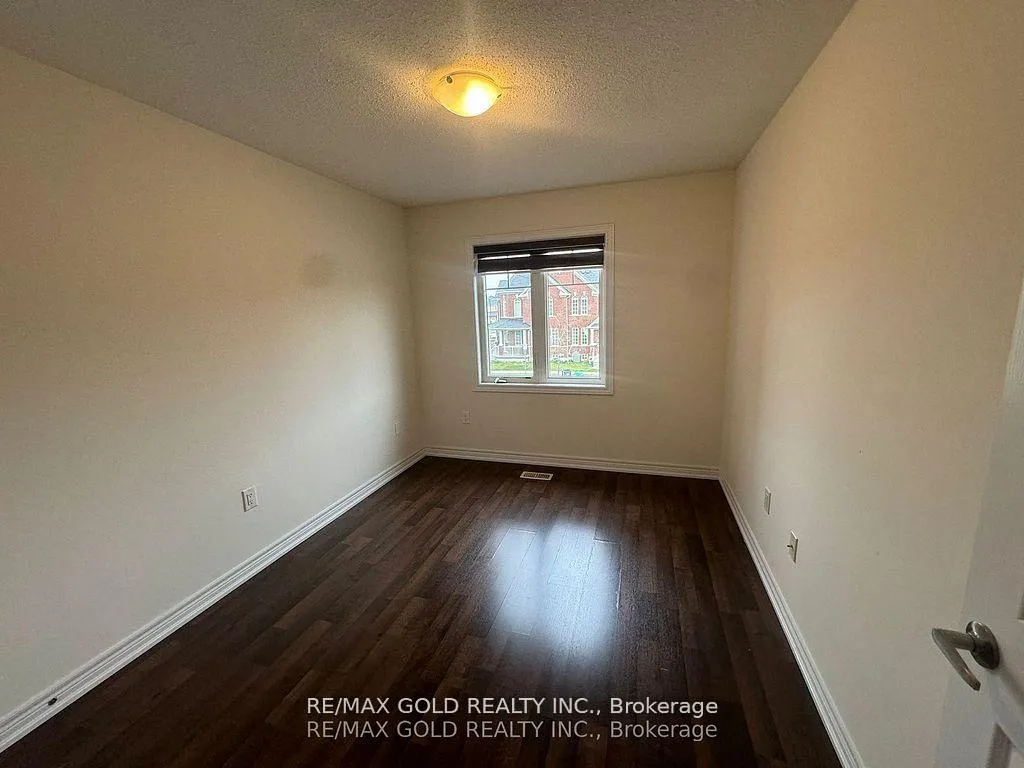 Photo 18 of 244 Sky Harbour Drive, Brampton, Bram West — HOMEH