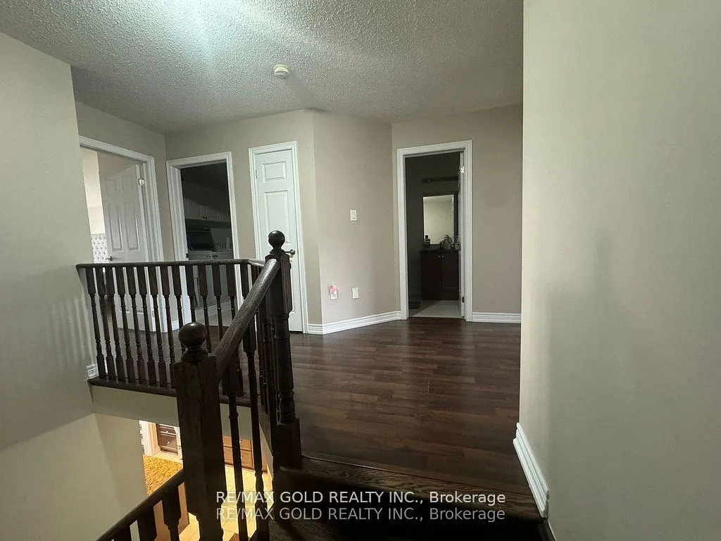 Photo 19 of 244 Sky Harbour Drive, Brampton, Bram West — HOMEH