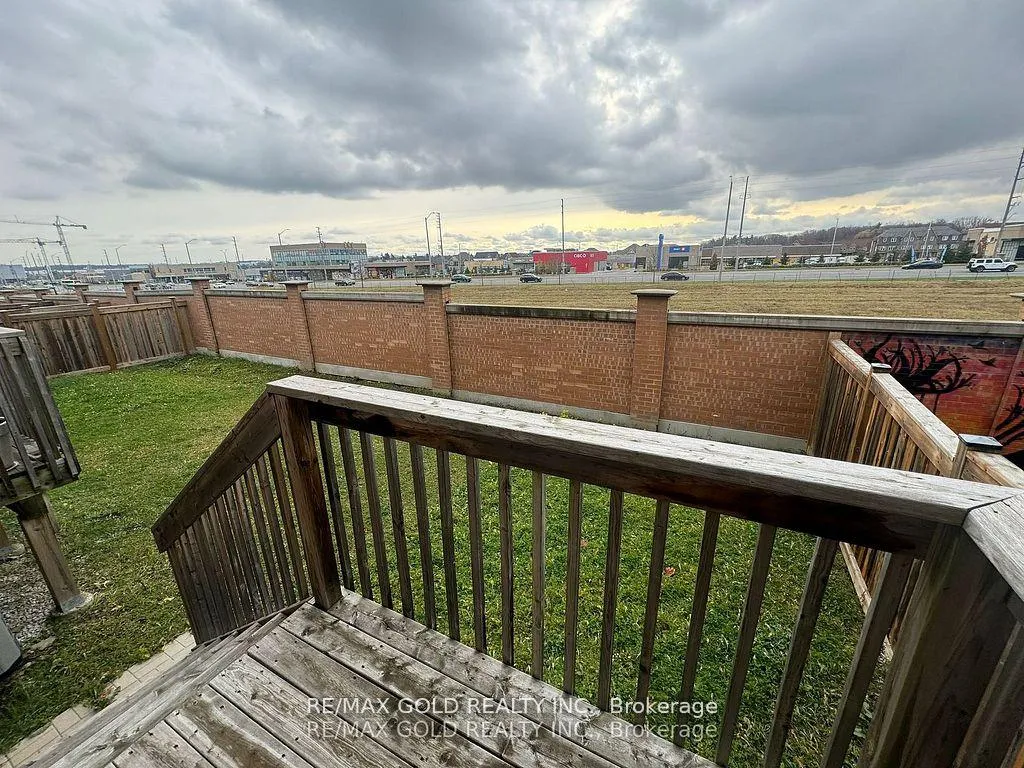 Photo 20 of 244 Sky Harbour Drive, Brampton, Bram West — HOMEH