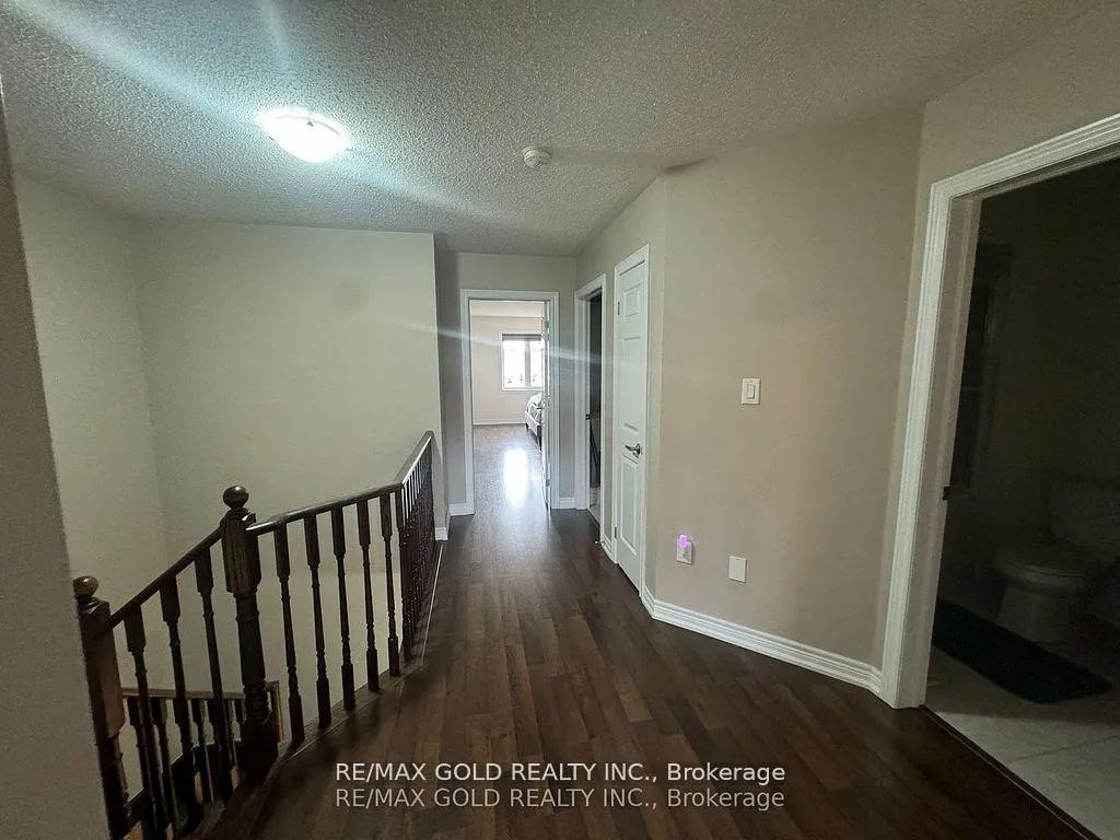 Photo 23 of 244 Sky Harbour Drive, Brampton, Bram West — HOMEH
