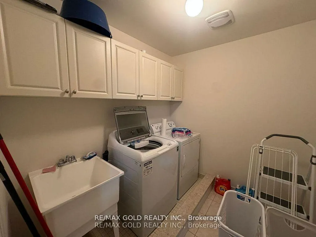 Photo 25 of 244 Sky Harbour Drive, Brampton, Bram West — HOMEH