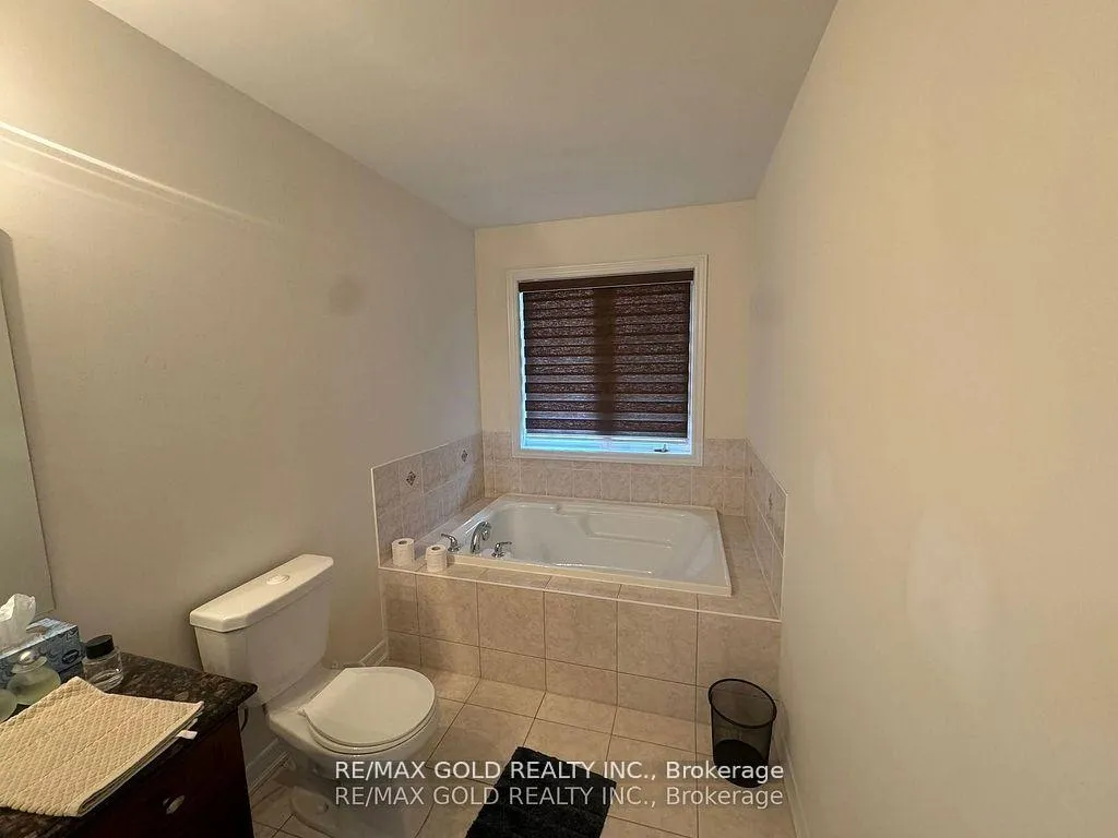 Photo 28 of 244 Sky Harbour Drive, Brampton, Bram West — HOMEH
