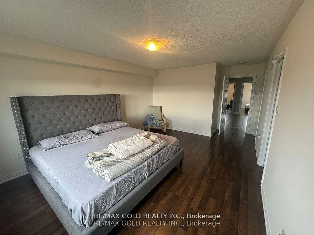 Photo 30 of 244 Sky Harbour Drive, Brampton, Bram West — HOMEH