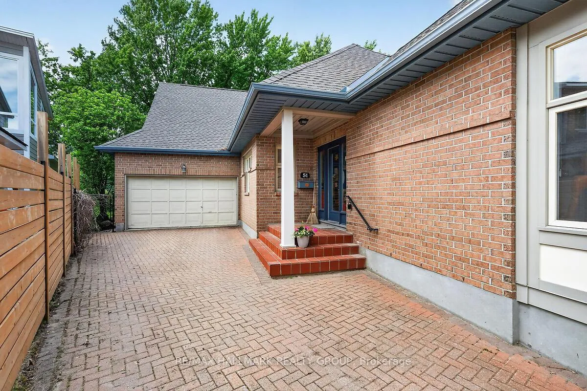 Photo 3 of 51 Castlethorpe Crescent, Ottawa, Centrepointe — HOMEH