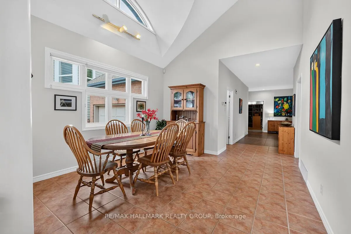 Photo 9 of 51 Castlethorpe Crescent, Ottawa, Centrepointe — HOMEH