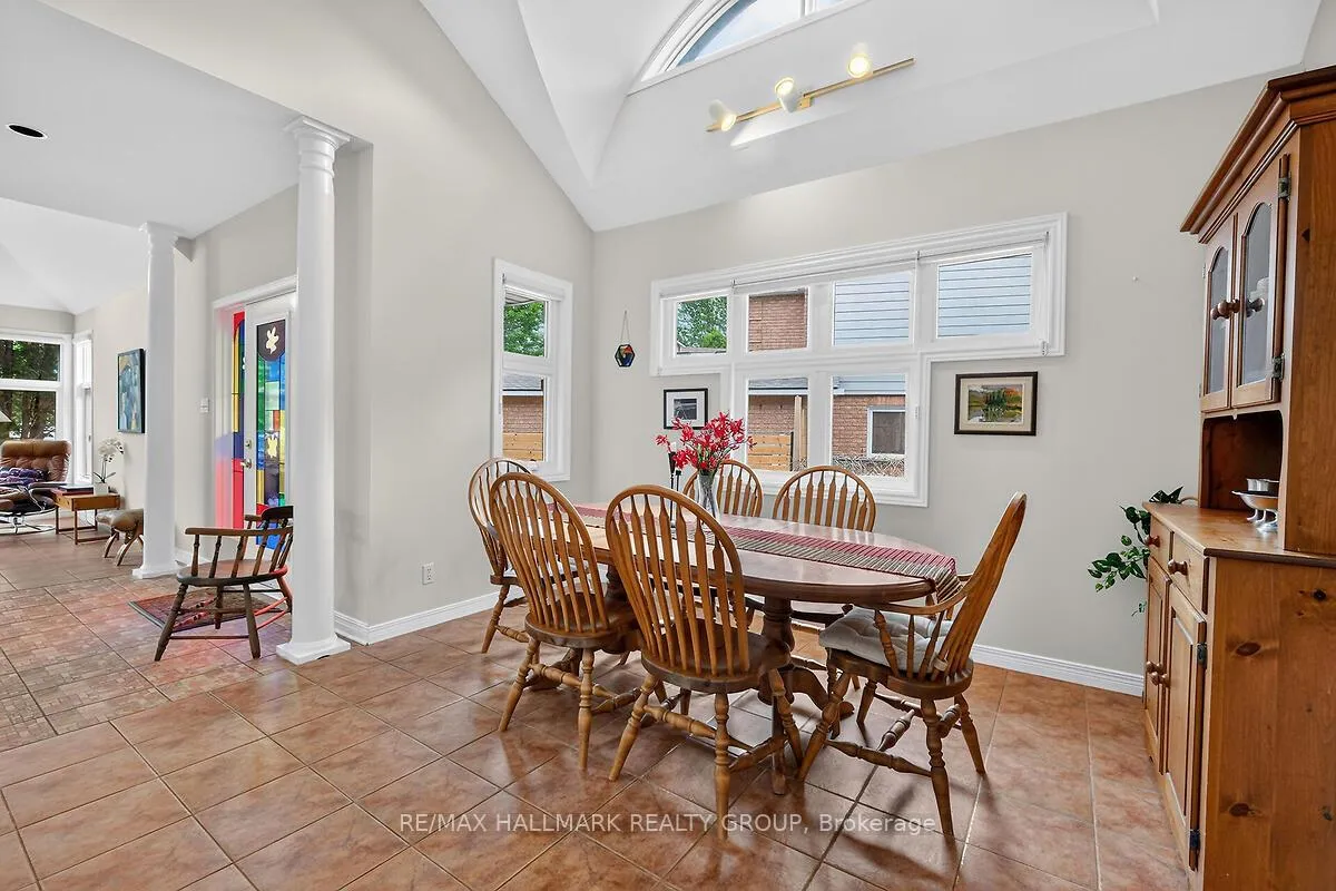 Photo 10 of 51 Castlethorpe Crescent, Ottawa, Centrepointe — HOMEH