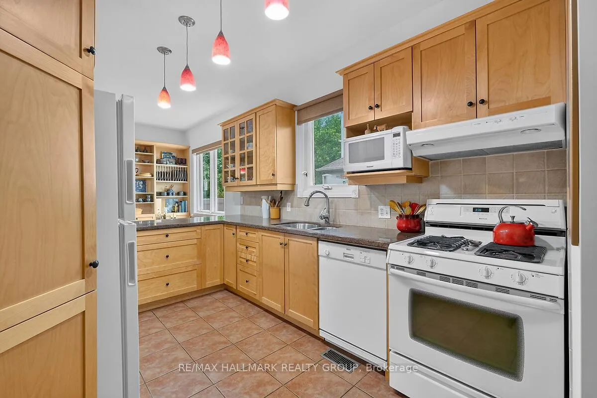 Photo 13 of 51 Castlethorpe Crescent, Ottawa, Centrepointe — HOMEH