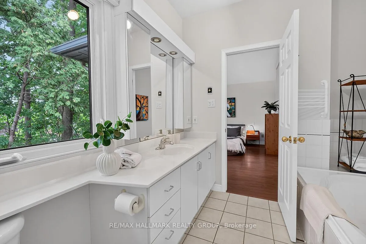 Photo 34 of 51 Castlethorpe Crescent, Ottawa, Centrepointe — HOMEH
