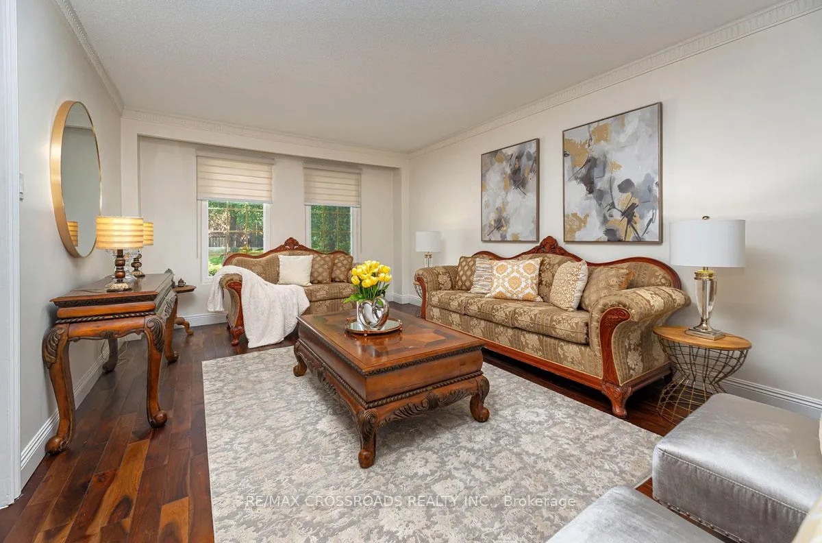 Photo 6 of 16 Heisey Drive, Markham, Markham Village — HOMEH