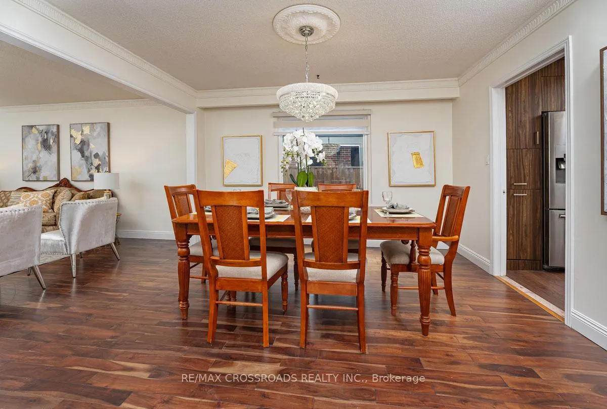 Photo 8 of 16 Heisey Drive, Markham, Markham Village — HOMEH