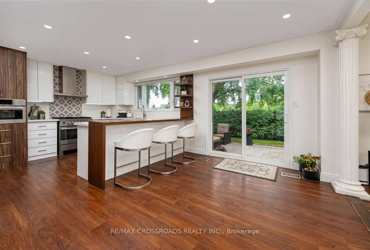 Photo 15 of 16 Heisey Drive, Markham, Markham Village — HOMEH