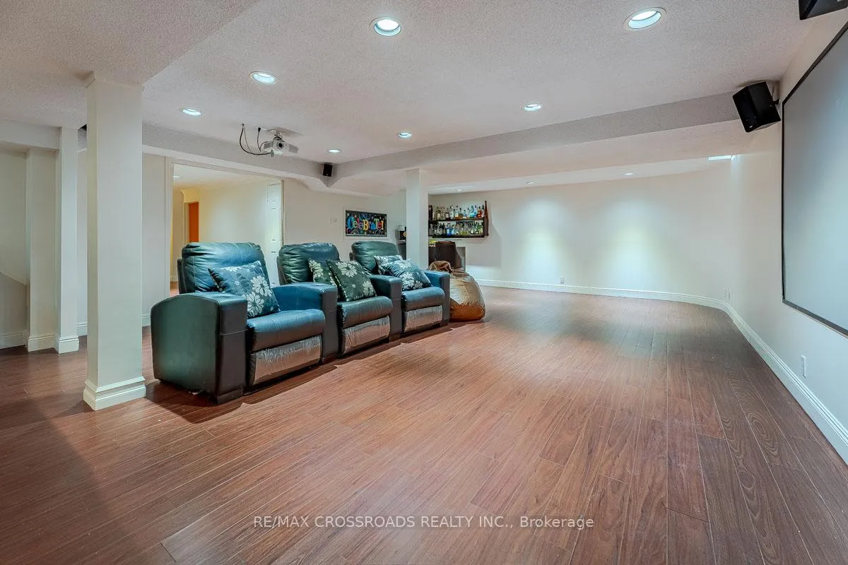Photo 36 of 16 Heisey Drive, Markham, Markham Village — HOMEH