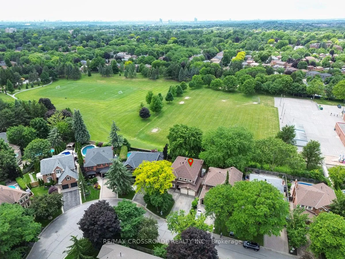 Photo 48 of 16 Heisey Drive, Markham, Markham Village — HOMEH