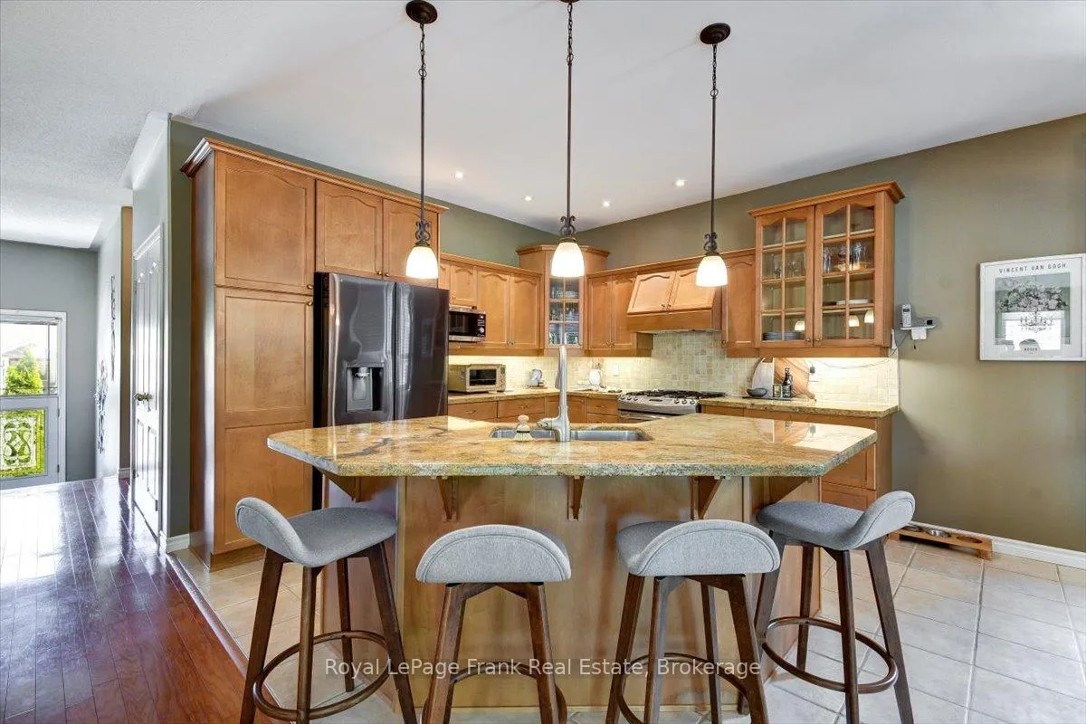 Photo 11 of 743 Fortye Drive, Peterborough, Otonabee Ward 1 — HOMEH