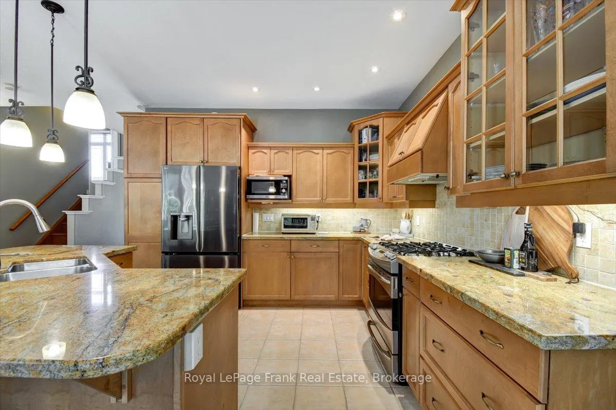 Photo 14 of 743 Fortye Drive, Peterborough, Otonabee Ward 1 — HOMEH