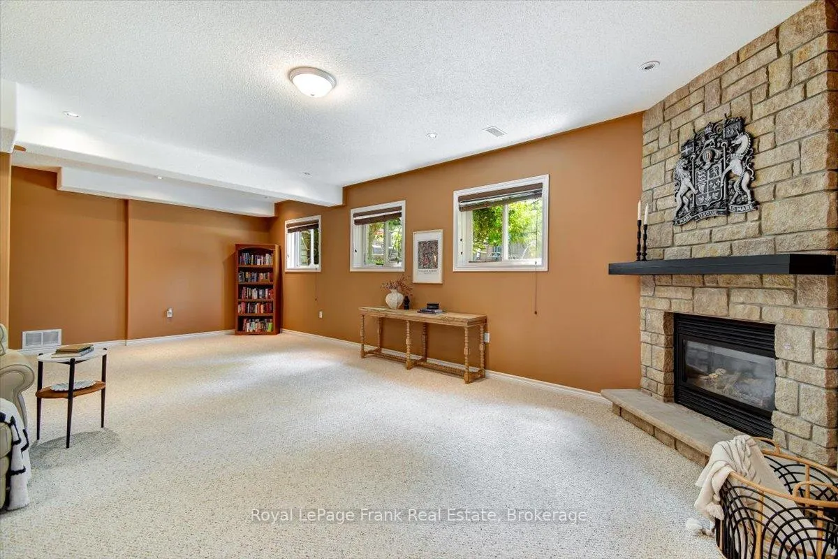 Photo 24 of 743 Fortye Drive, Peterborough, Otonabee Ward 1 — HOMEH