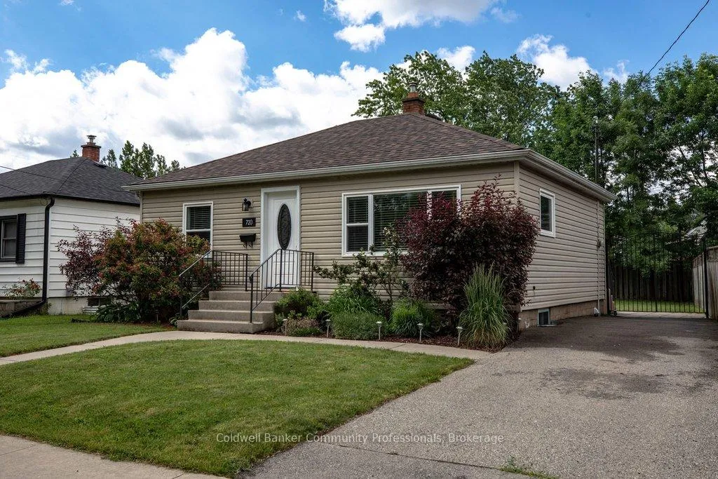 Photo 2 of 720 Britannia Avenue, Hamilton, McQuesten — HOMEH