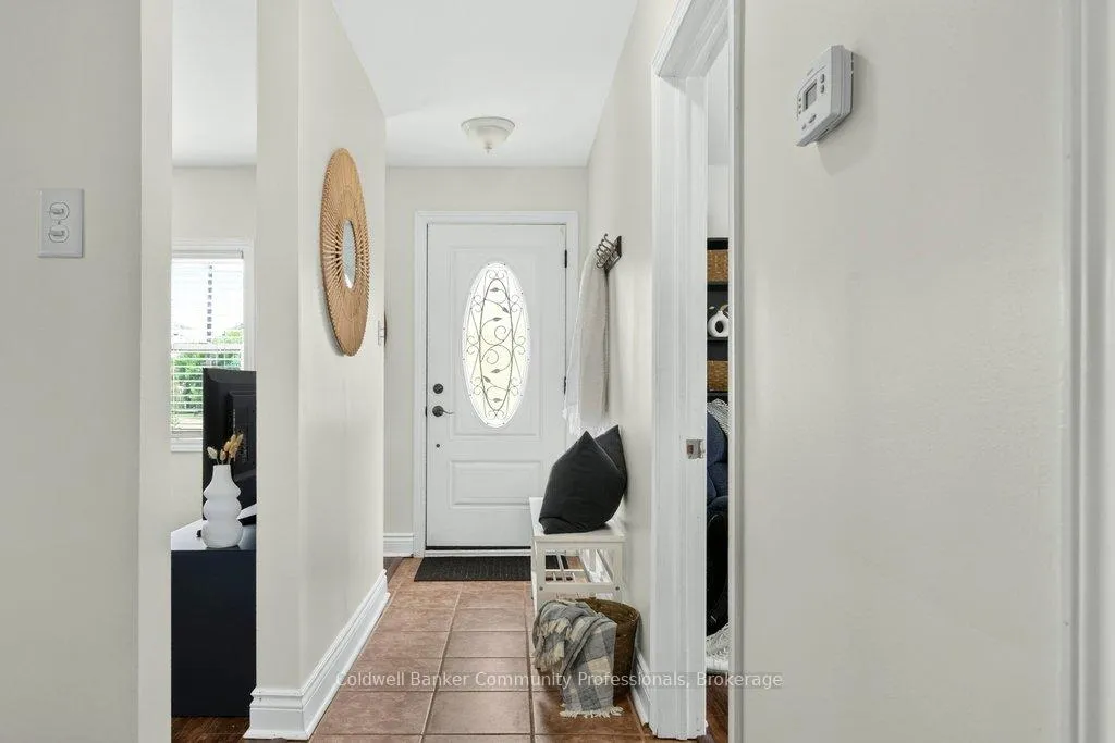 Photo 3 of 720 Britannia Avenue, Hamilton, McQuesten — HOMEH