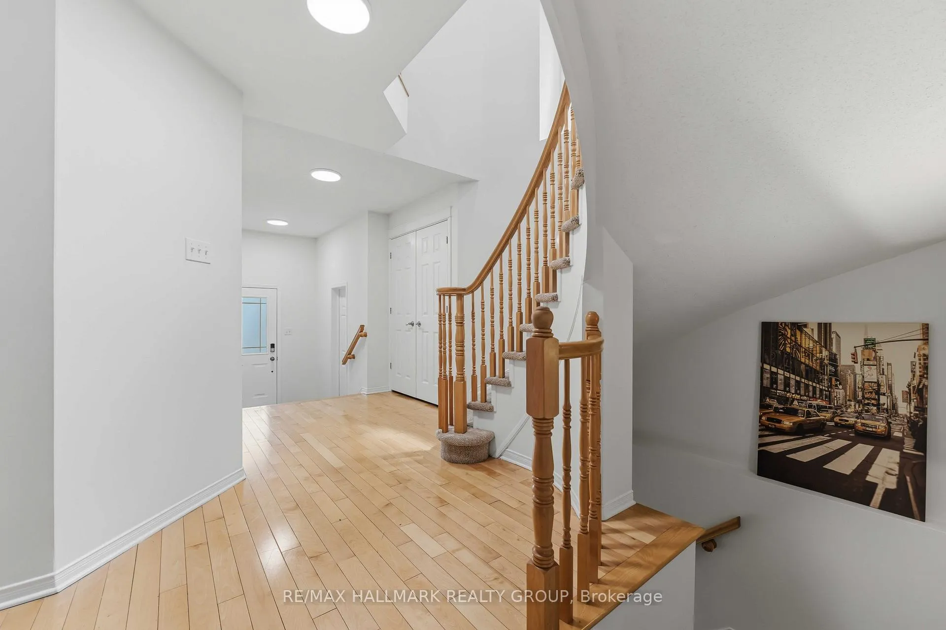 Photo 3 of 466 Citadel Crescent, Ottawa, Barrhaven - Strandherd — HOMEH