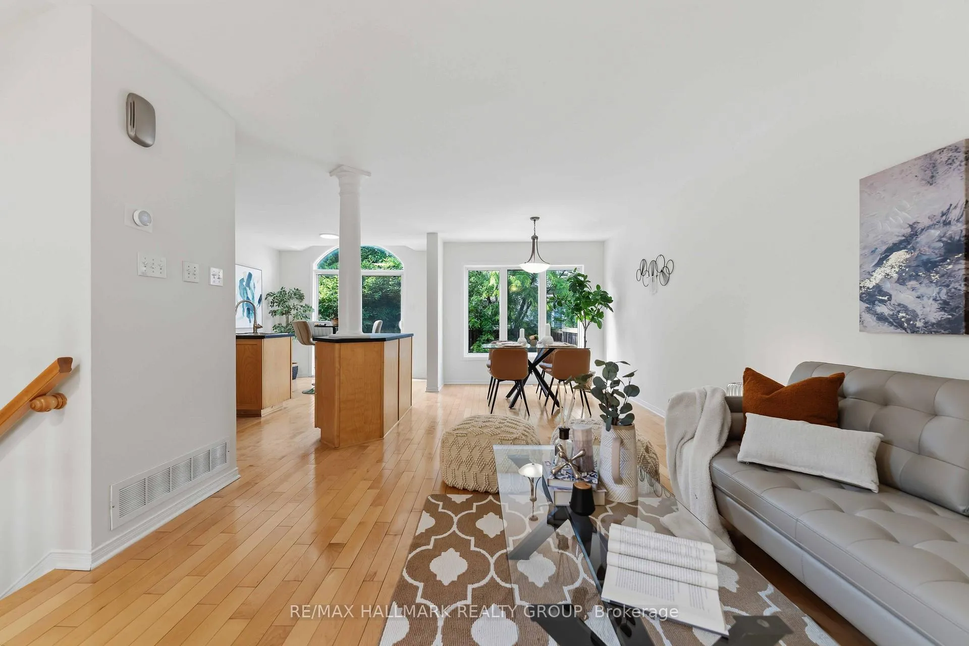 Photo 5 of 466 Citadel Crescent, Ottawa, Barrhaven - Strandherd — HOMEH
