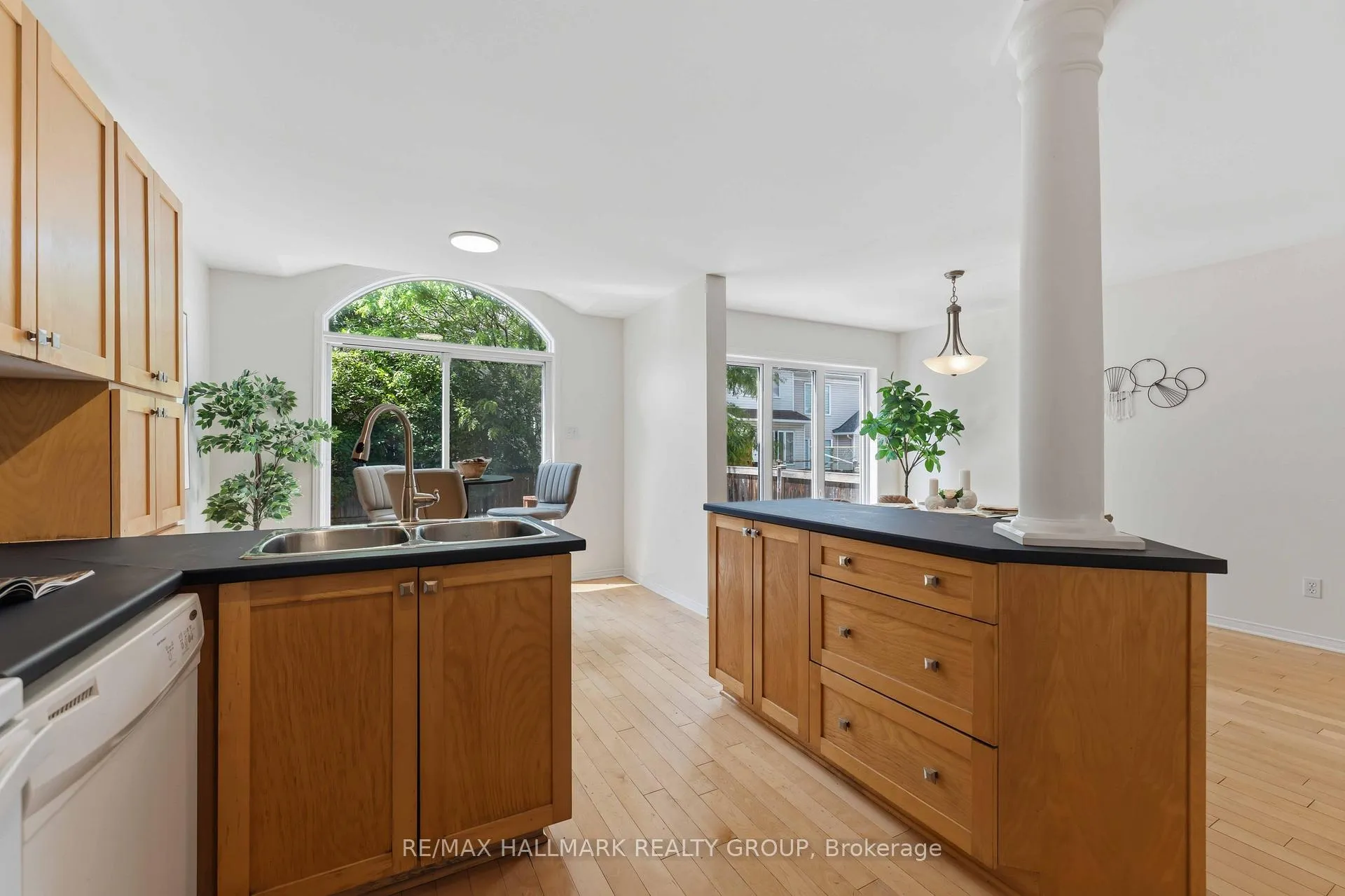 Photo 12 of 466 Citadel Crescent, Ottawa, Barrhaven - Strandherd — HOMEH