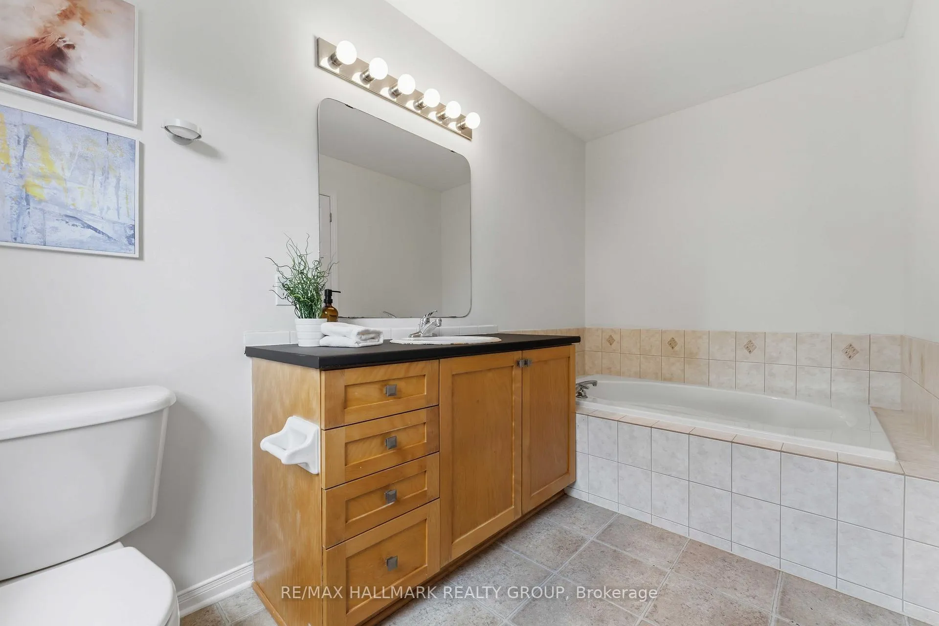 Photo 25 of 466 Citadel Crescent, Ottawa, Barrhaven - Strandherd — HOMEH