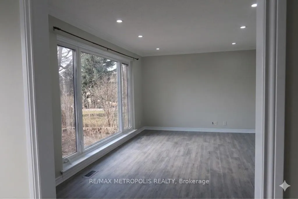 Photo 5 of 853 Douglas Avenue, Pickering, Bay Ridges — HOMEH