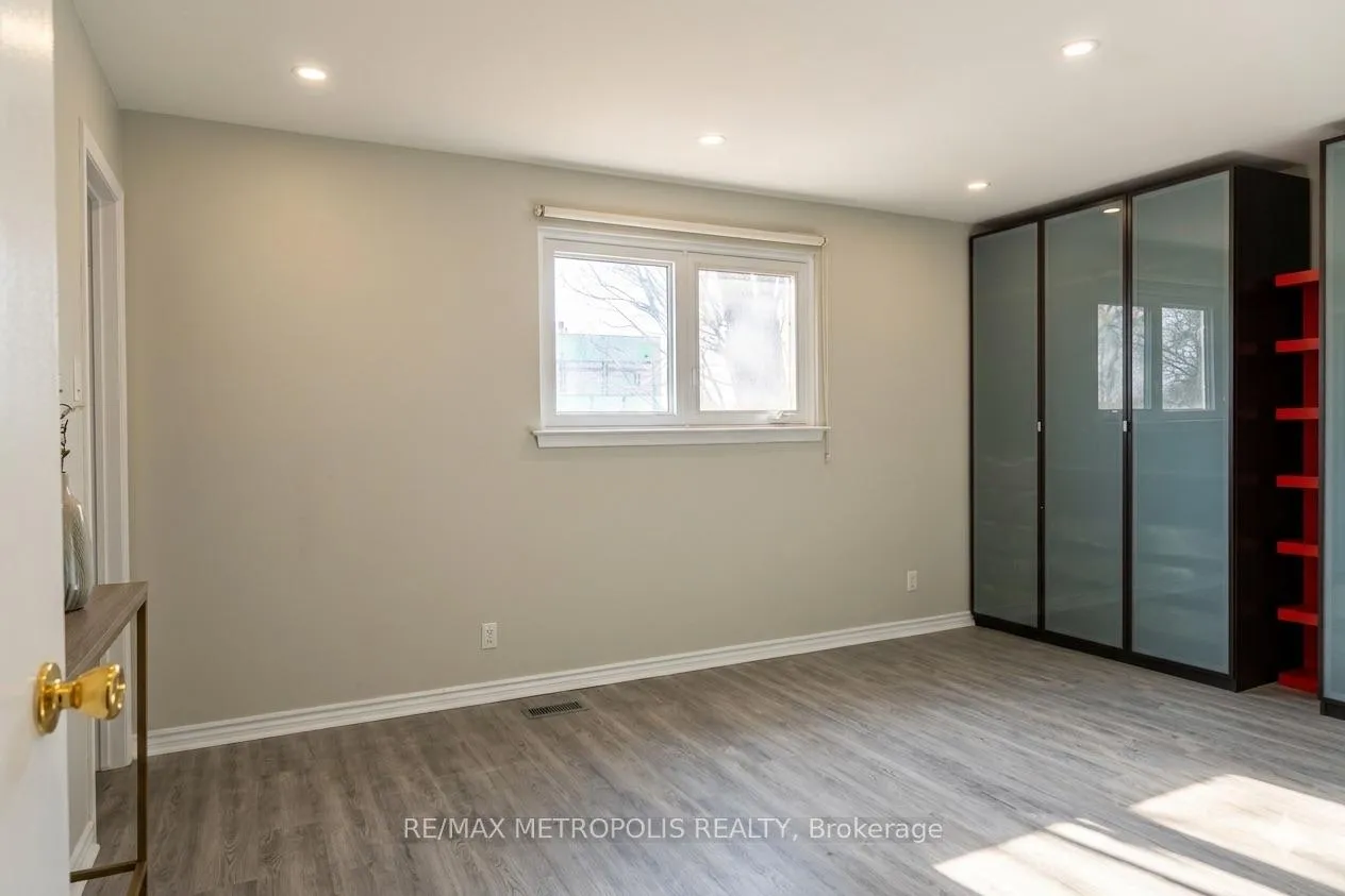 Photo 8 of 853 Douglas Avenue, Pickering, Bay Ridges — HOMEH