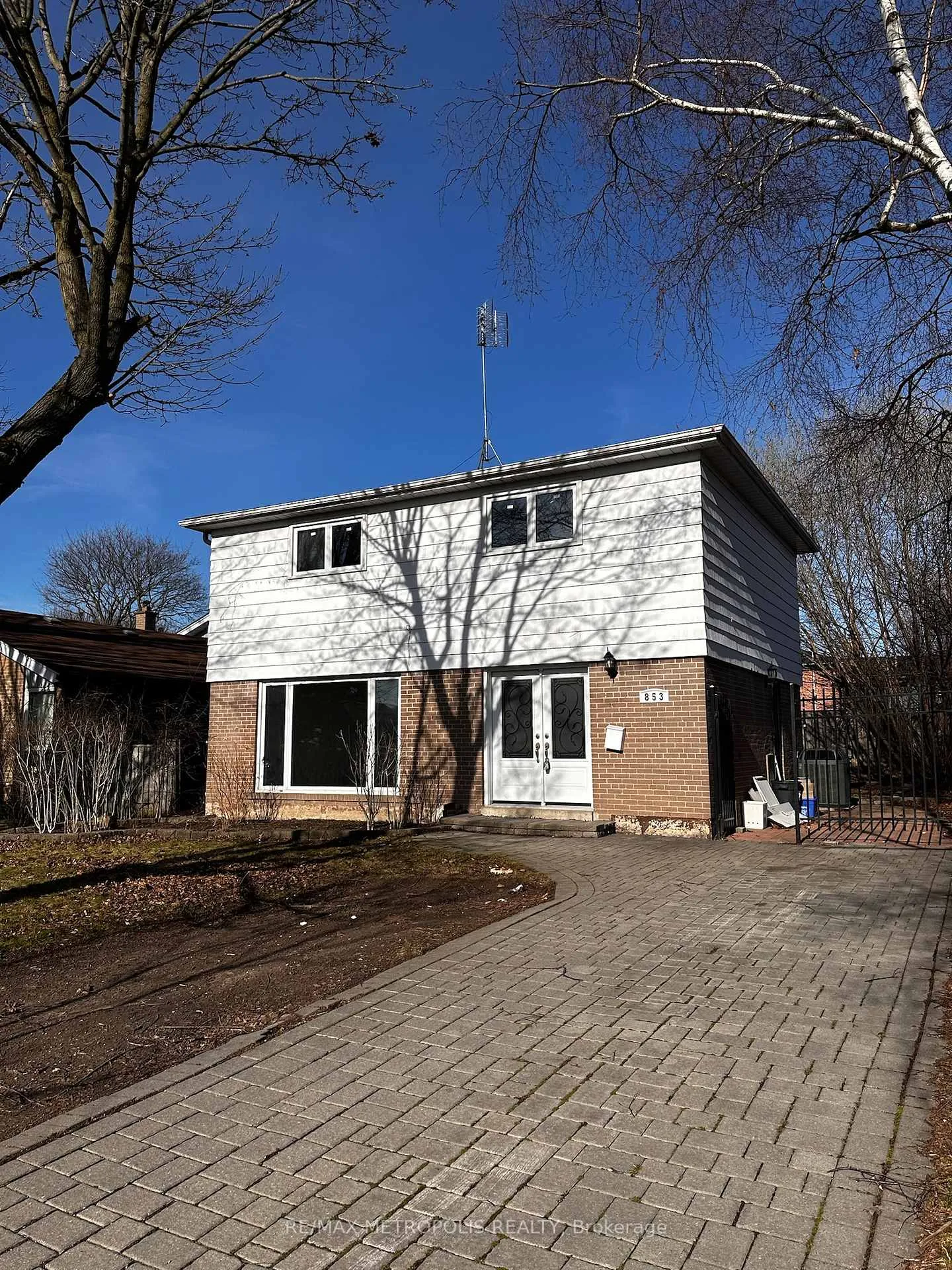 Photo 9 of 853 Douglas Avenue, Pickering, Bay Ridges — HOMEH