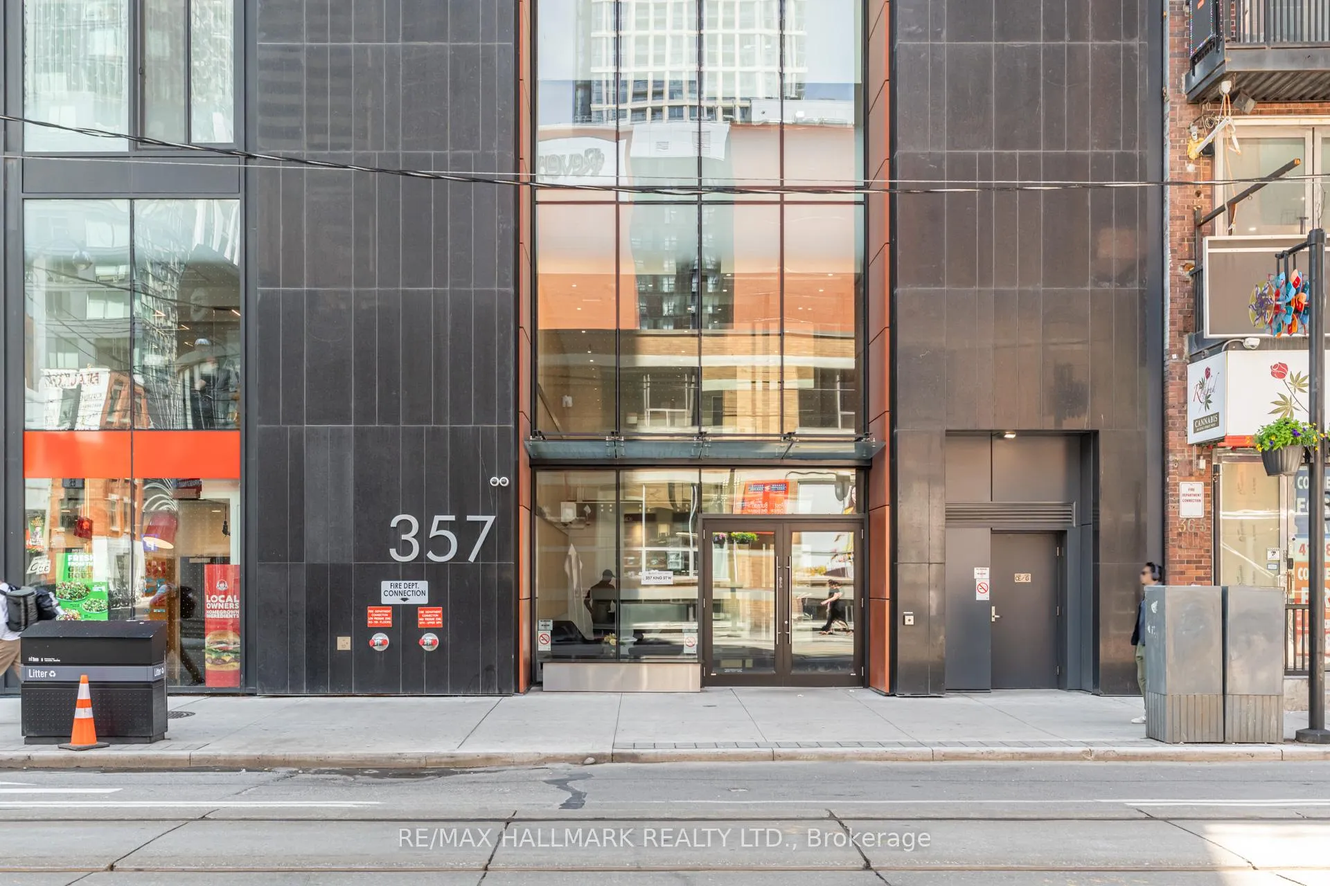 Photo 4 of Unit 906, 357 King Street W, Toronto, Waterfront Communities — HOMEH