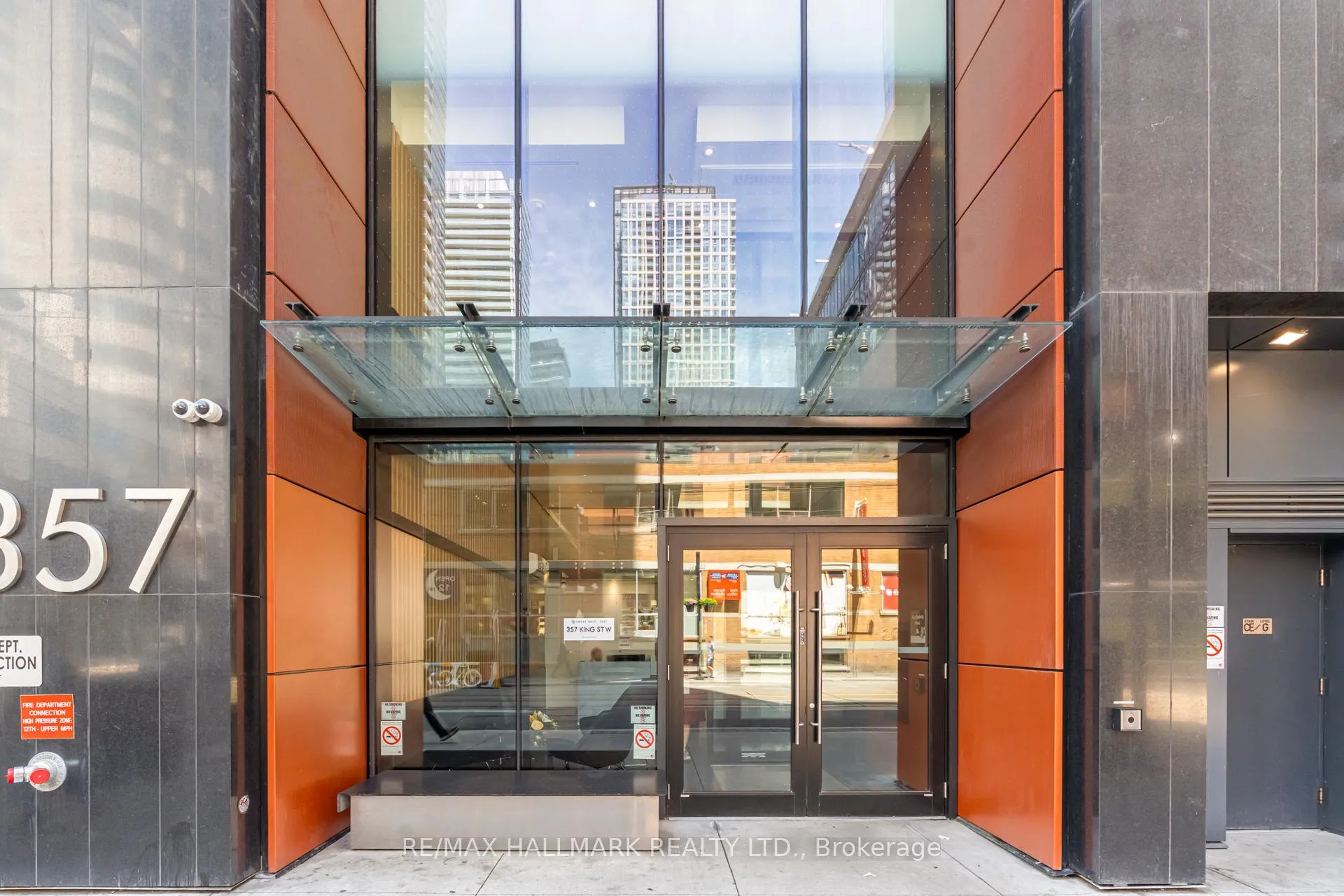 Photo 5 of Unit 906, 357 King Street W, Toronto, Waterfront Communities — HOMEH