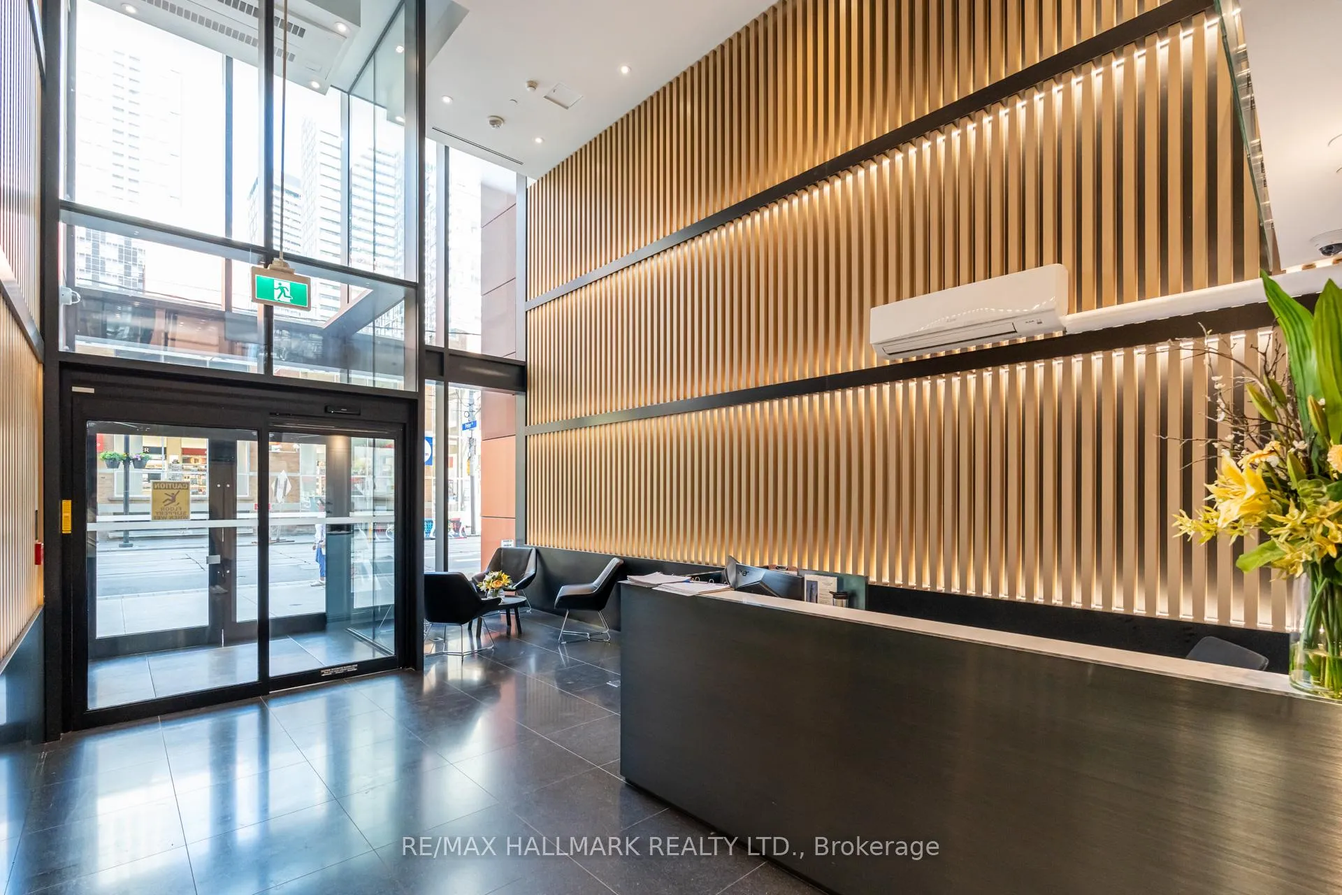 Photo 6 of Unit 906, 357 King Street W, Toronto, Waterfront Communities — HOMEH