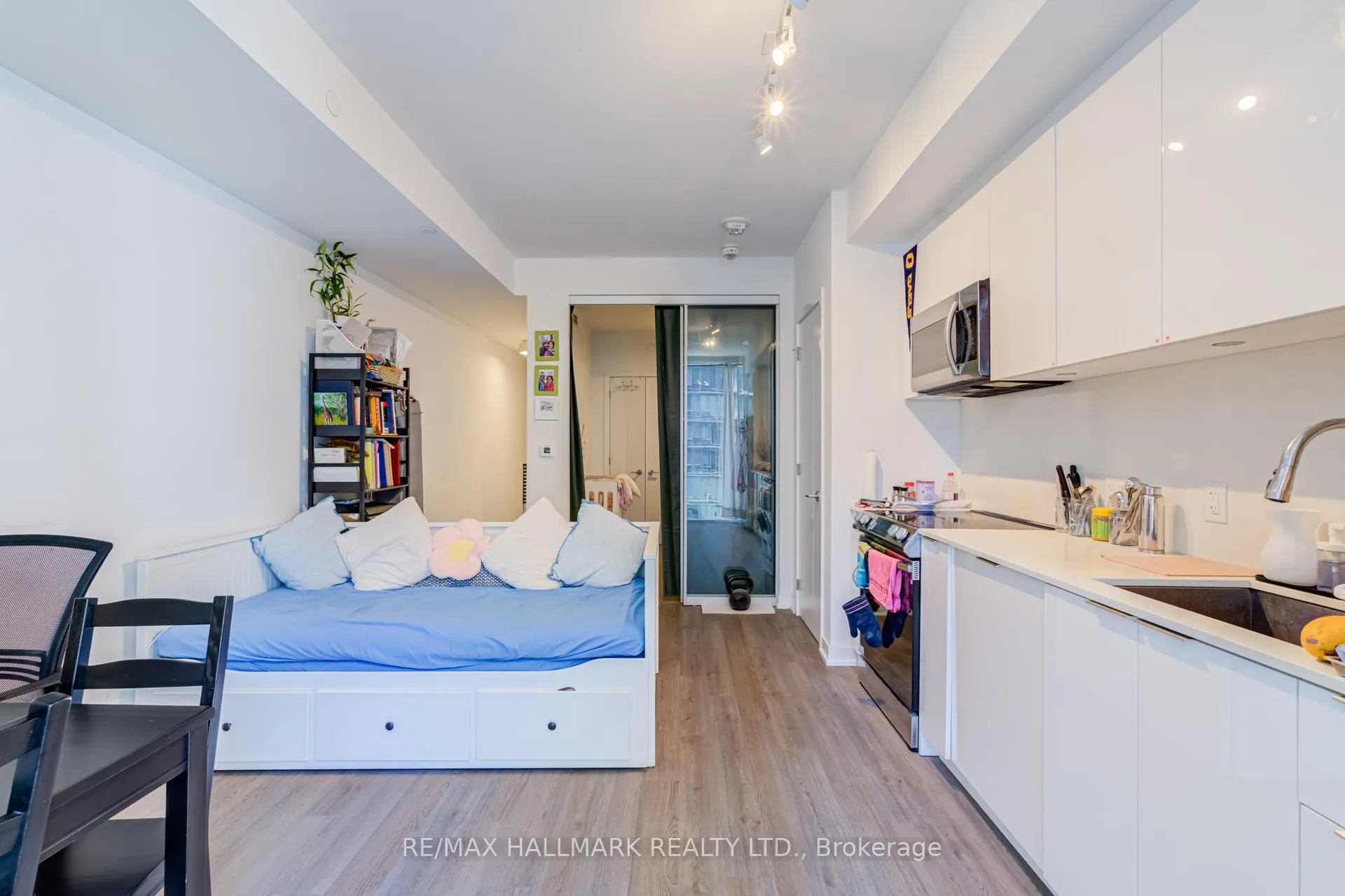 Photo 12 of Unit 906, 357 King Street W, Toronto, Waterfront Communities — HOMEH
