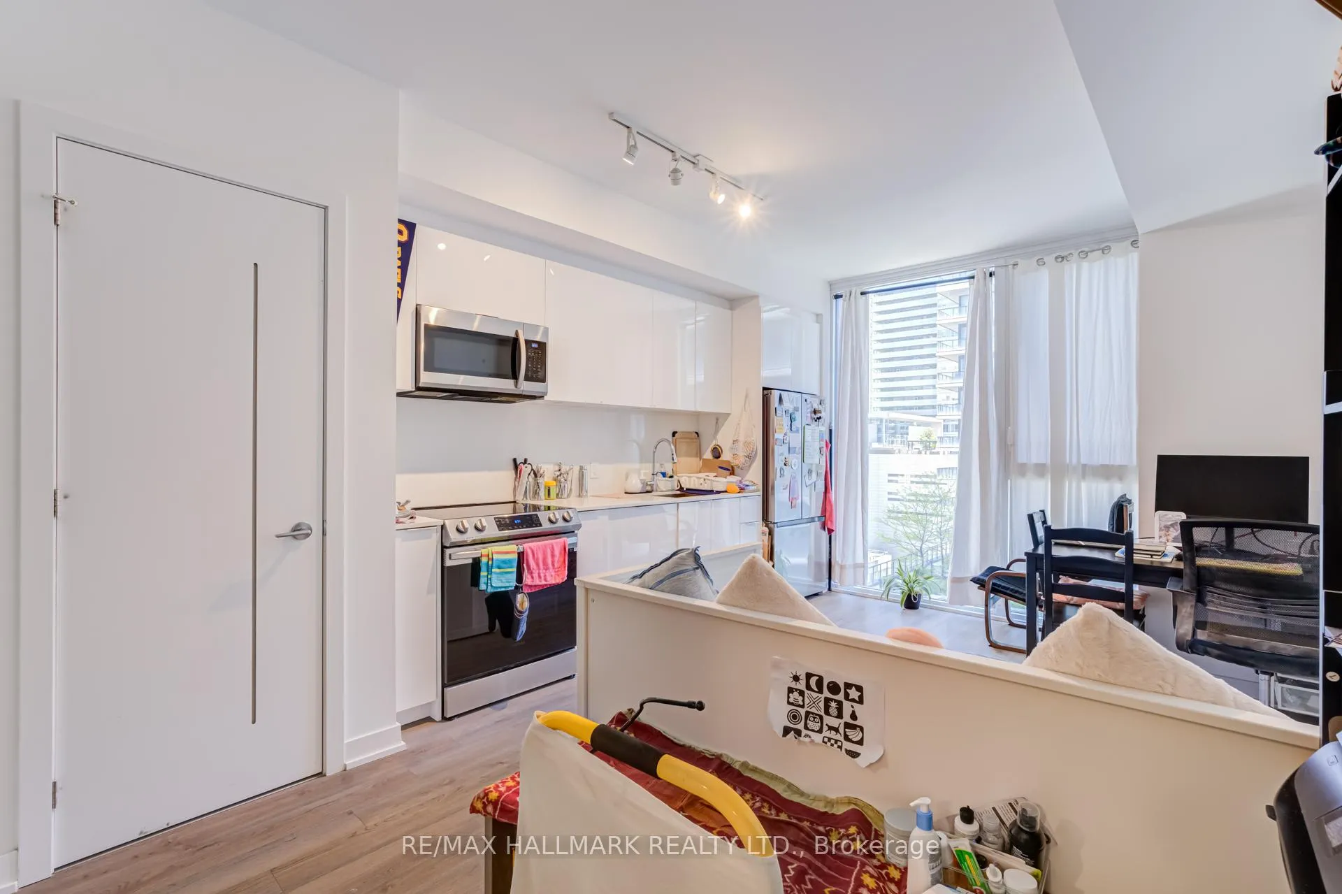 Photo 14 of Unit 906, 357 King Street W, Toronto, Waterfront Communities — HOMEH