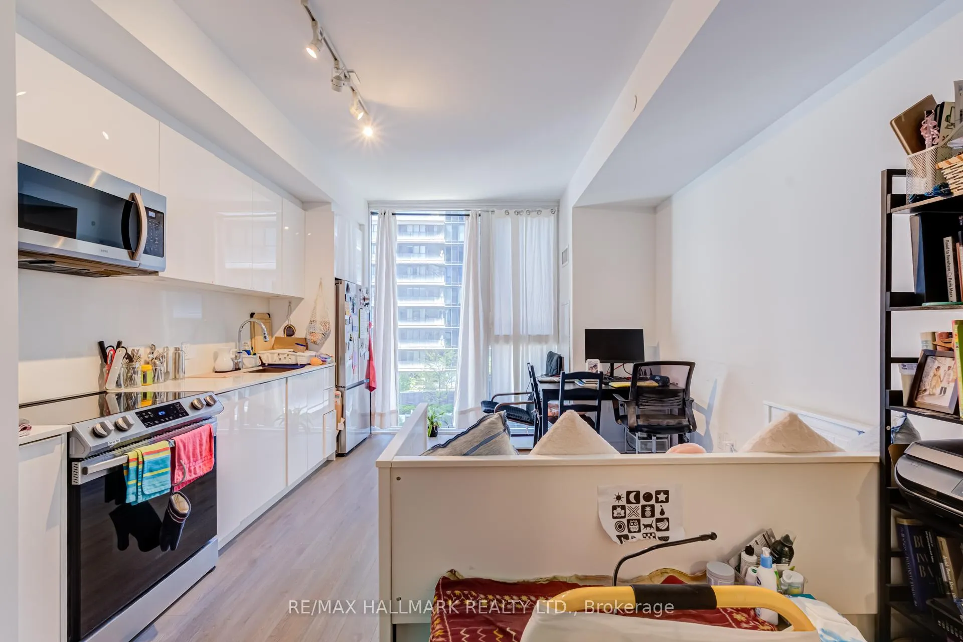 Photo 15 of Unit 906, 357 King Street W, Toronto, Waterfront Communities — HOMEH