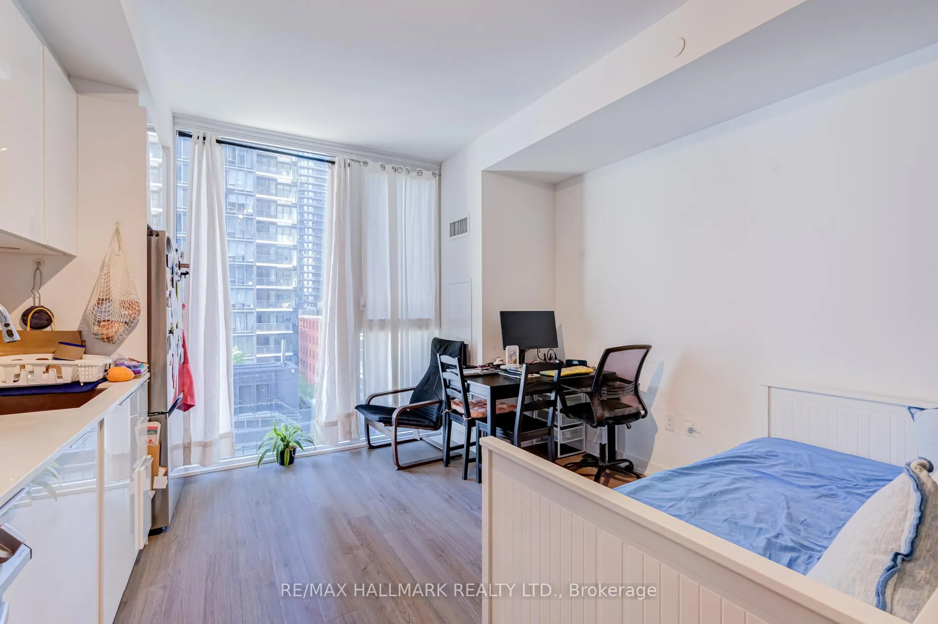 Photo 16 of Unit 906, 357 King Street W, Toronto, Waterfront Communities — HOMEH