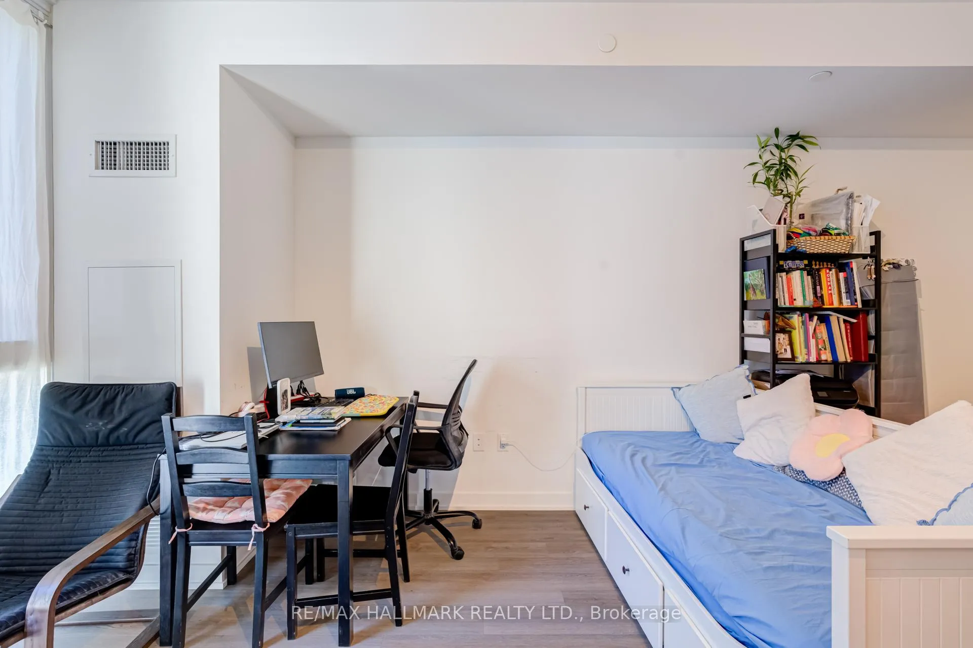 Photo 17 of Unit 906, 357 King Street W, Toronto, Waterfront Communities — HOMEH