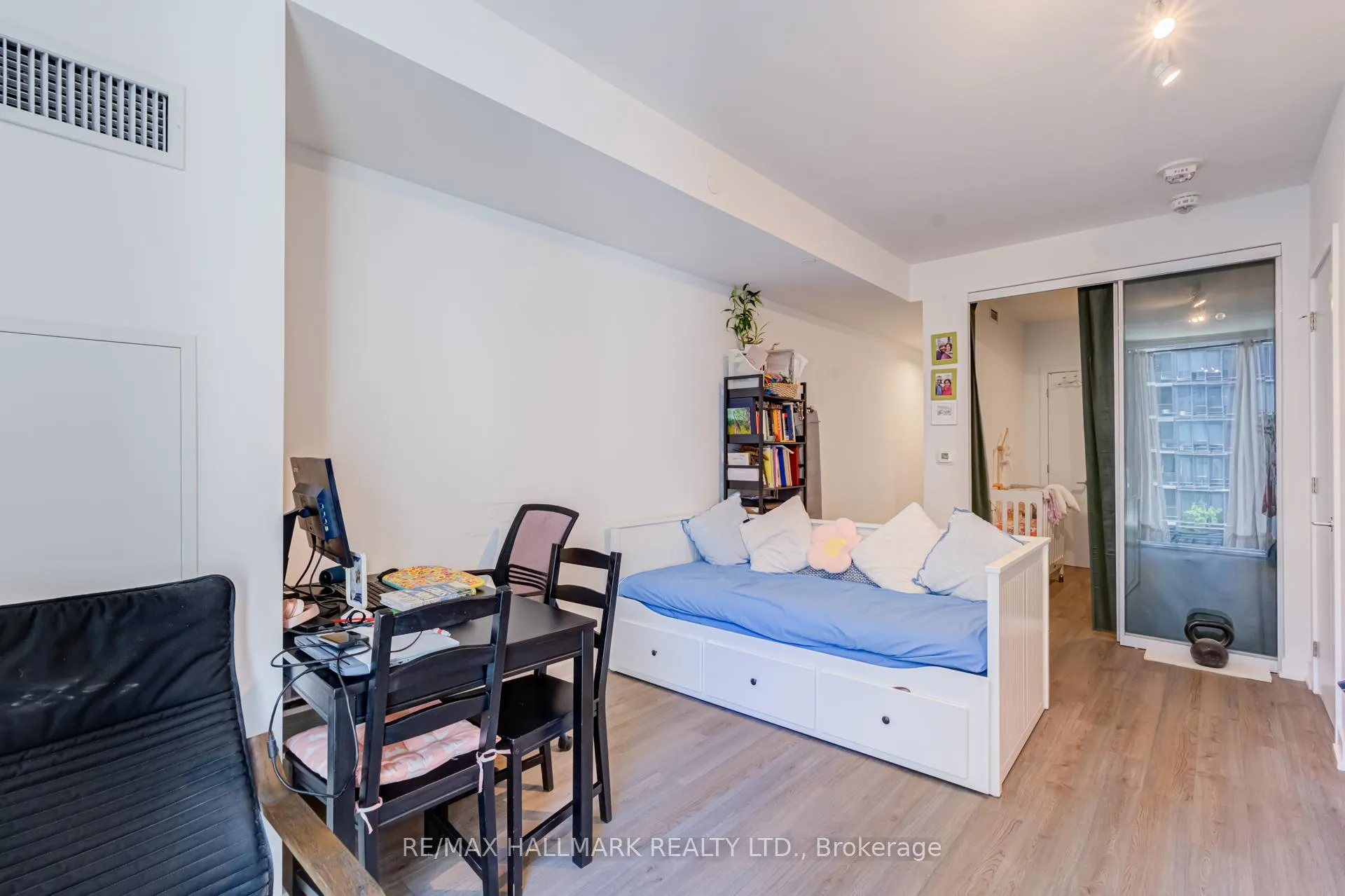 Photo 18 of Unit 906, 357 King Street W, Toronto, Waterfront Communities — HOMEH