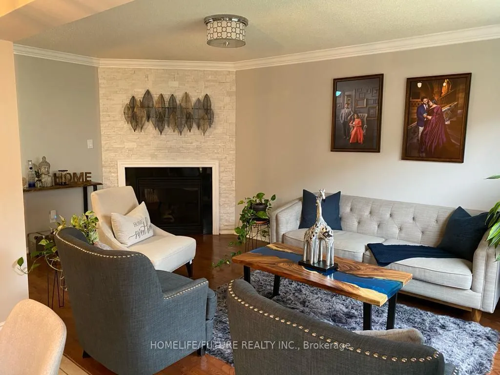 Photo 4 of 31 Middlecote Drive, Ajax, Northeast Ajax — HOMEH