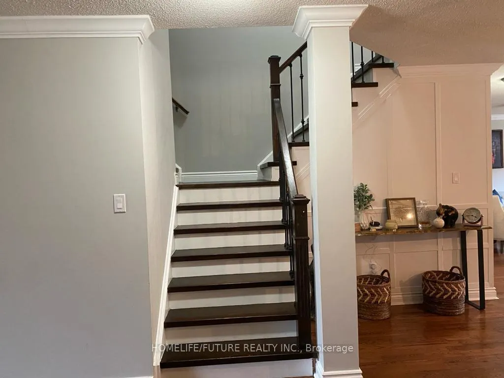 Photo 7 of 31 Middlecote Drive, Ajax, Northeast Ajax — HOMEH