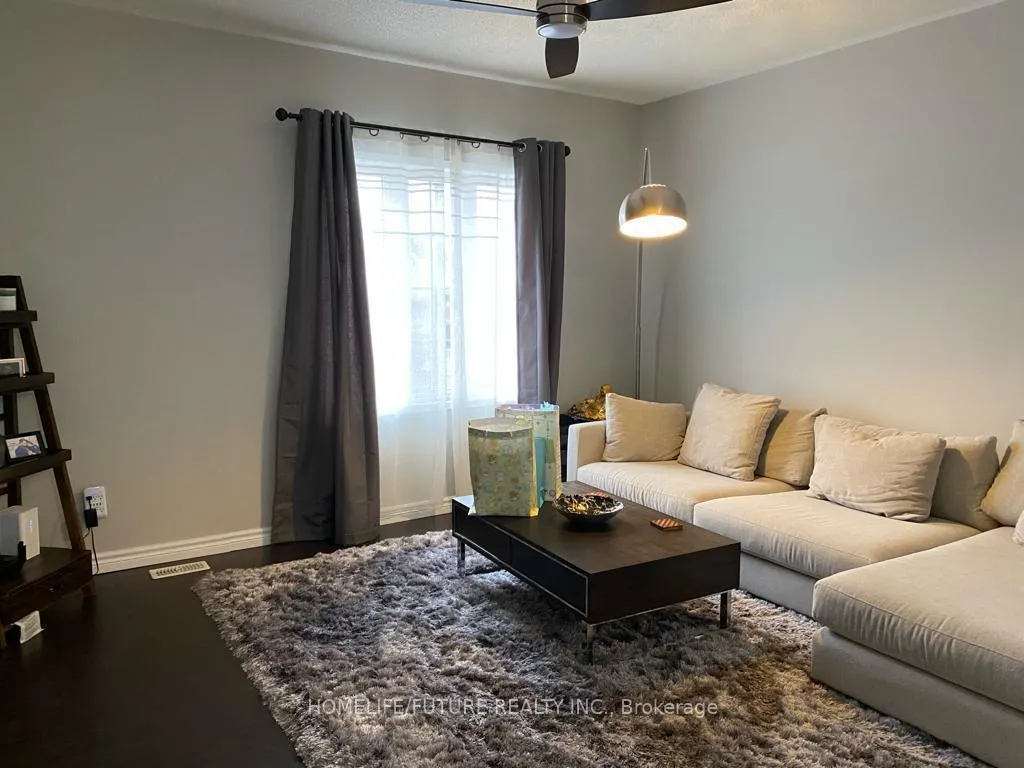 Photo 10 of 31 Middlecote Drive, Ajax, Northeast Ajax — HOMEH