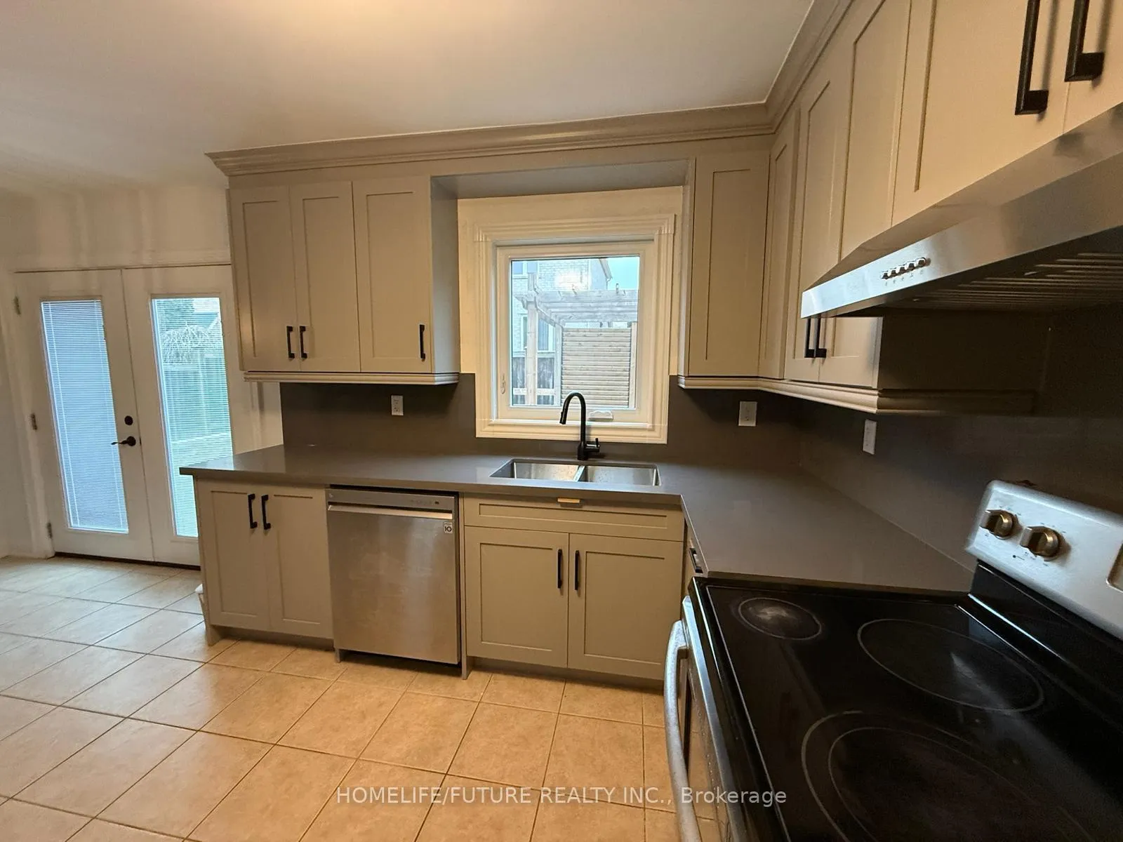 Photo 24 of 31 Middlecote Drive, Ajax, Northeast Ajax — HOMEH