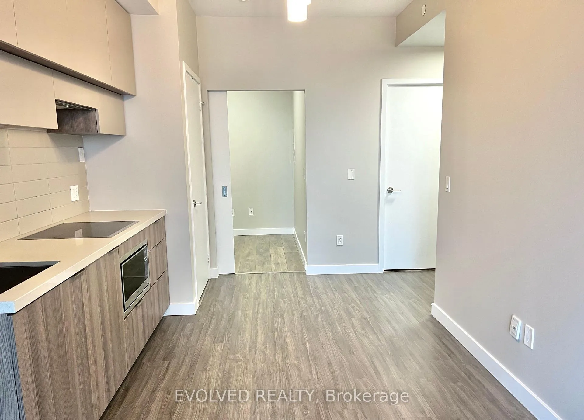 Photo 4 of Unit 2712, 8 Eglinton Avenue E, Toronto, Mount Pleasant West — HOMEH