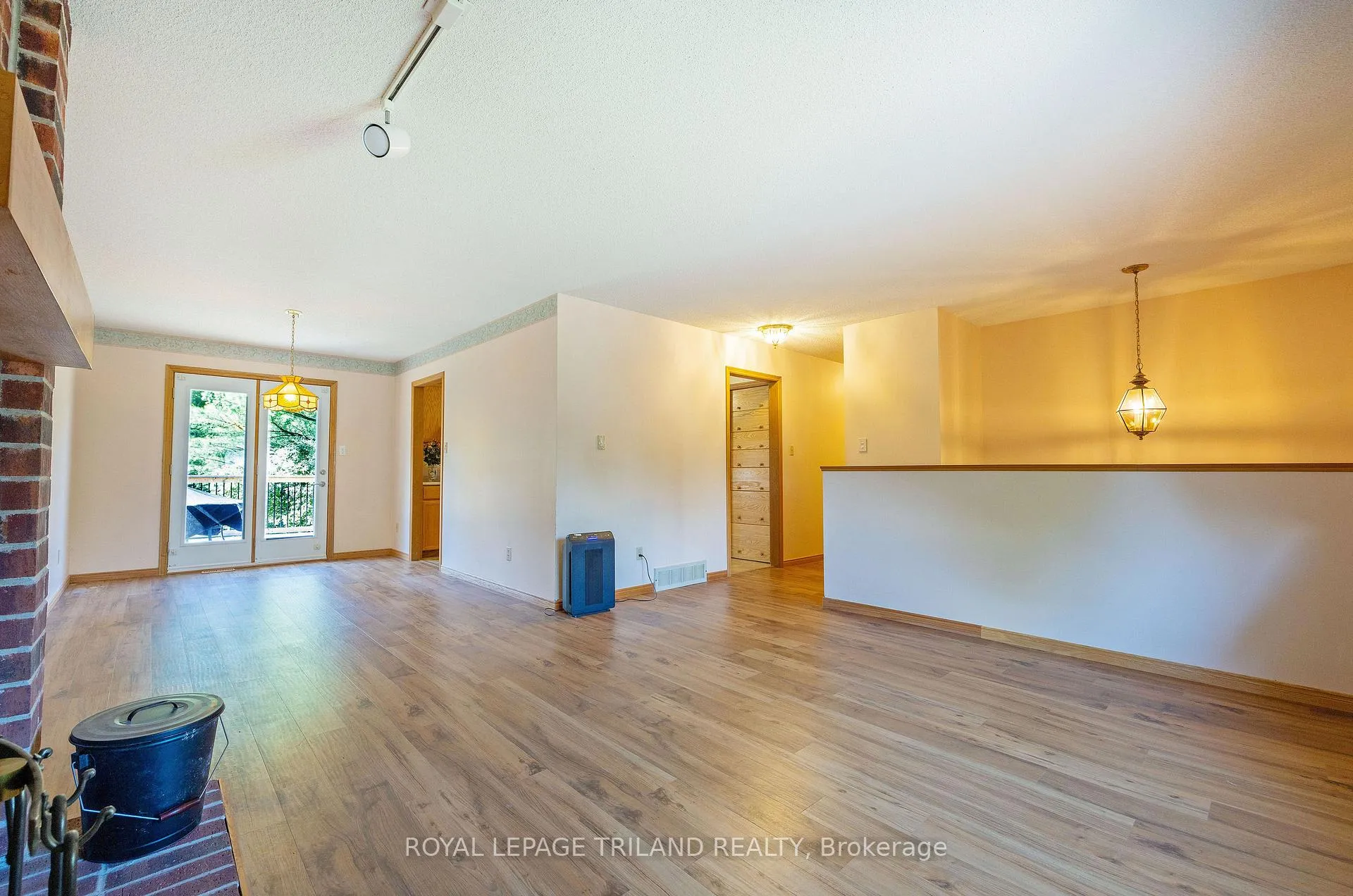 Photo 7 of 597 Seburn Drive, Strathroy-Caradoc, Mount Brydges — HOMEH