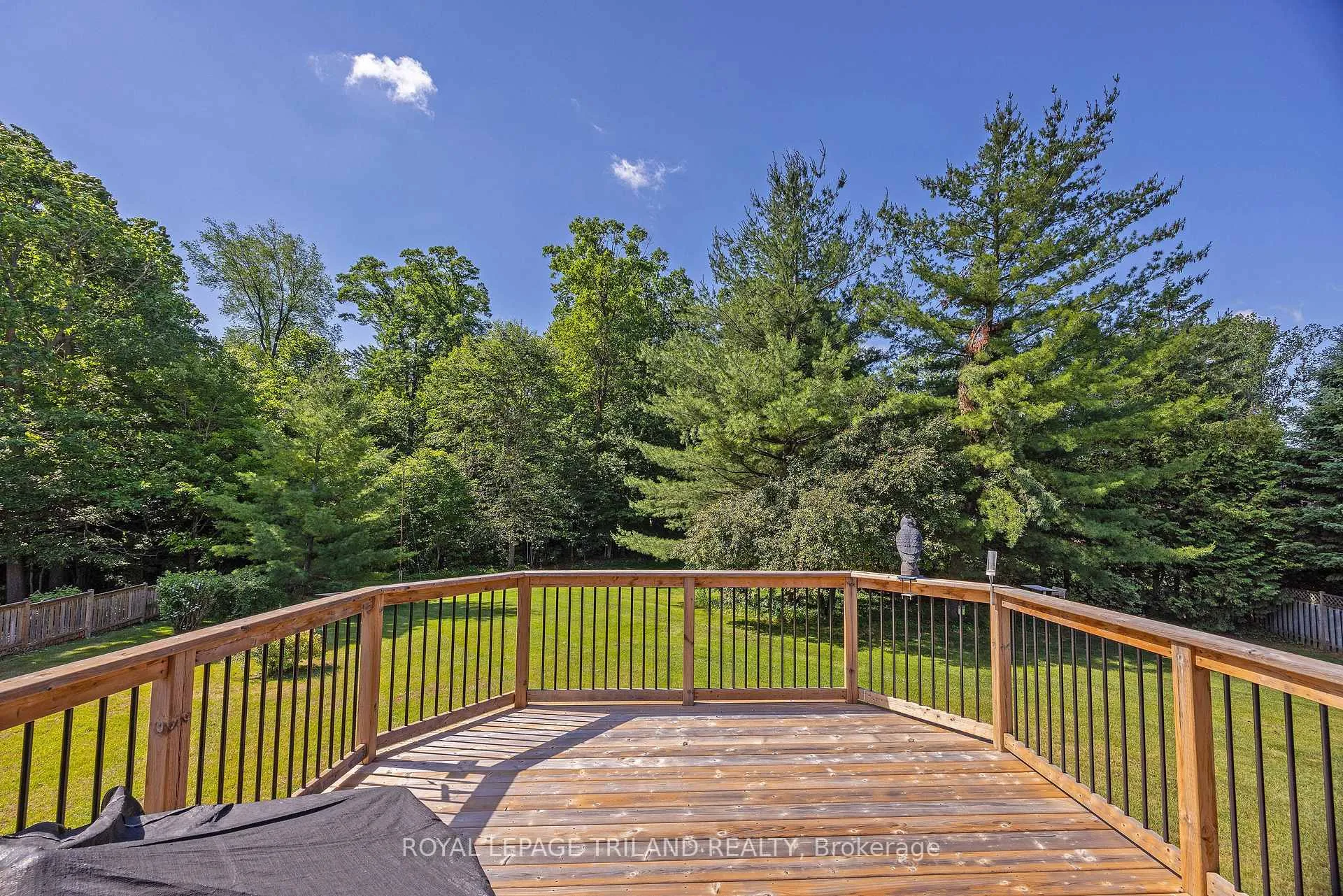 Photo 12 of 597 Seburn Drive, Strathroy-Caradoc, Mount Brydges — HOMEH