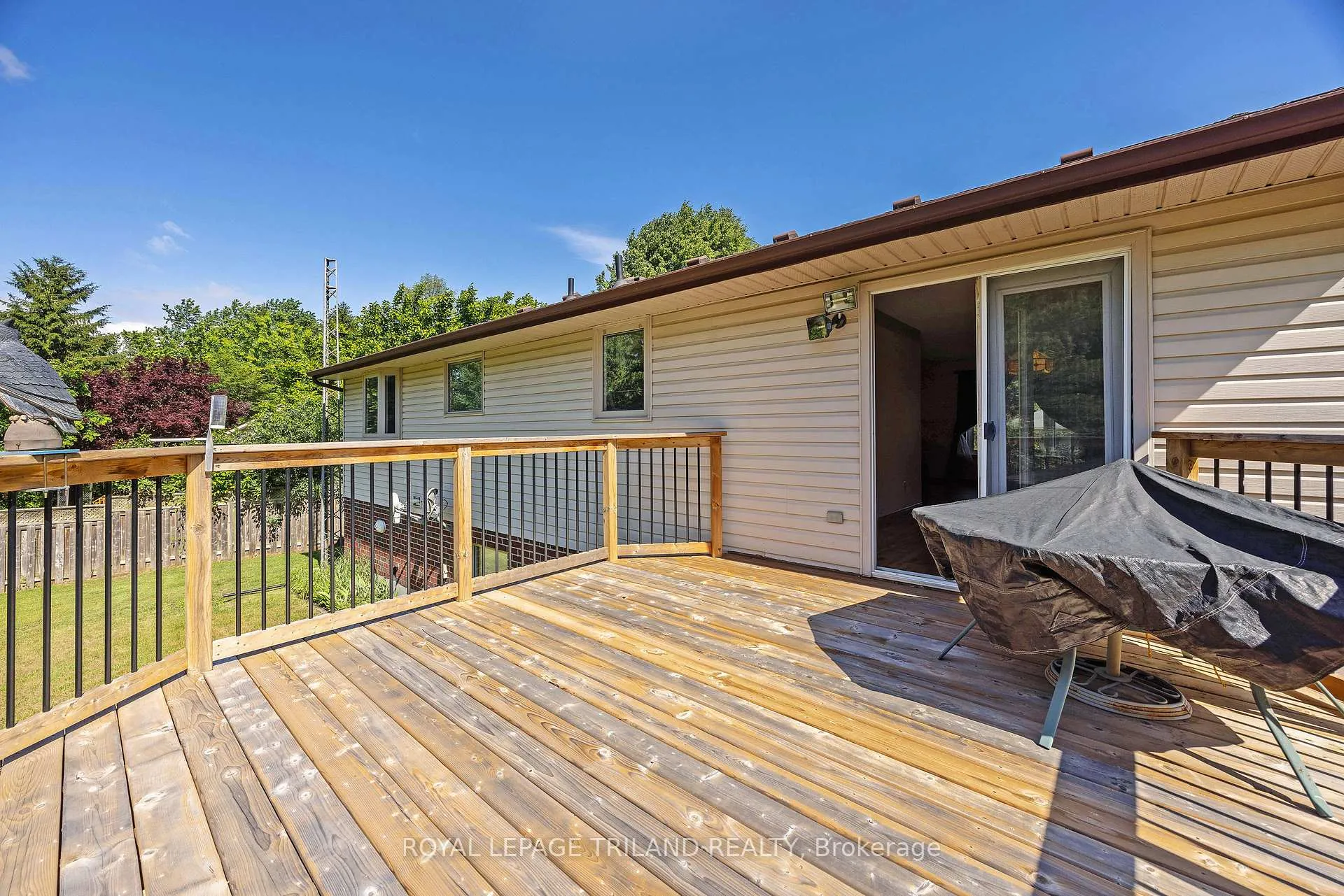 Photo 15 of 597 Seburn Drive, Strathroy-Caradoc, Mount Brydges — HOMEH