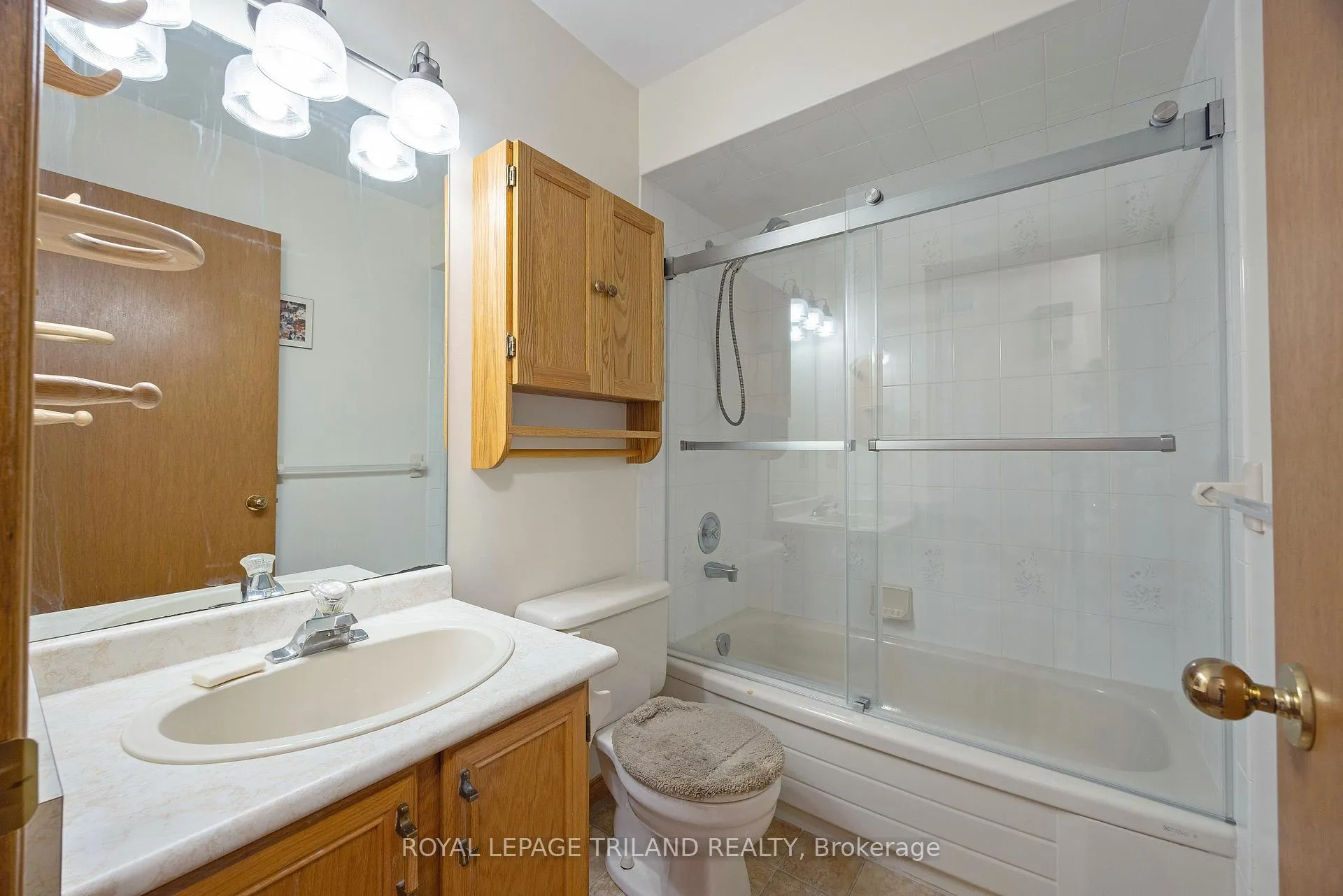 Photo 18 of 597 Seburn Drive, Strathroy-Caradoc, Mount Brydges — HOMEH
